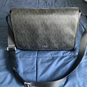Michael Kors messenger bag. Black/Charcoal Gray. With Tag.